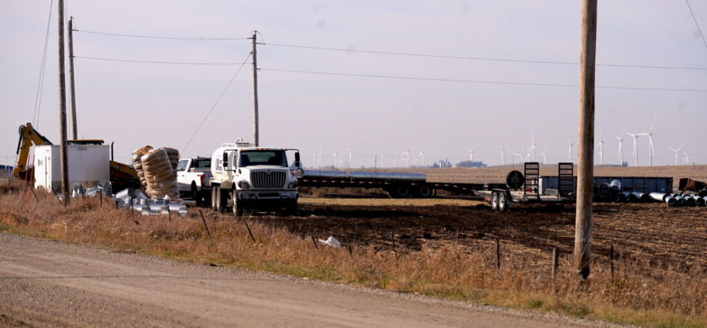 Tama County Supervisors place moratoriums on commercial wind, solar energy development and construction; NextEra acquires Salt Creek Wind | News, Sports, Jobs