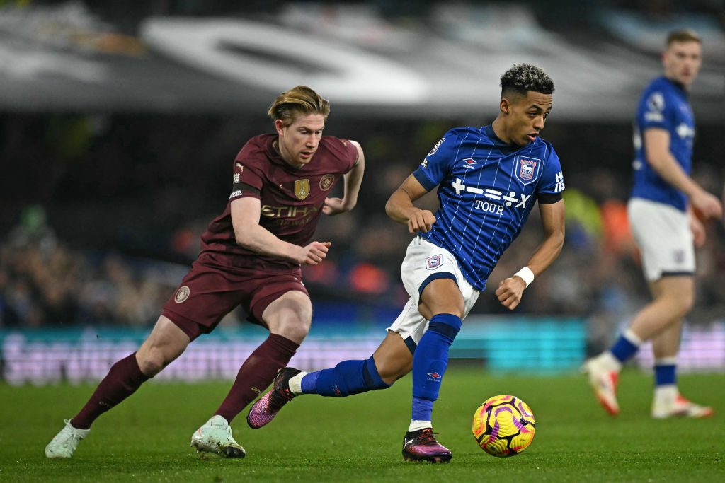 Man City travel to Ipswich; Everton stun Tottenham; Man Utd crumble
