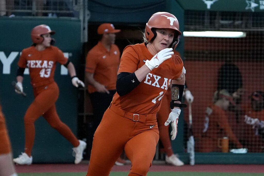 Texas softball releases complete 2025 schedule, will open at Louisiana