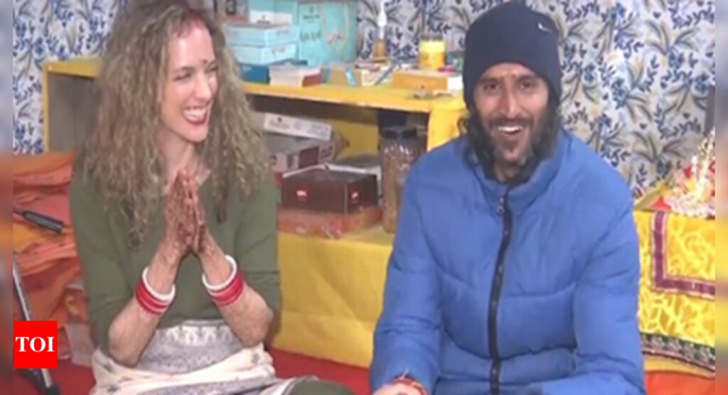 India’s Siddharth marries Penelope from Greece with Vedic rituals during Maha Kumbh 2025 | Prayagraj News India's Siddharth marries Penelope from Greece with Vedic rituals during Maha Kumbh 2025 | Prayagraj News