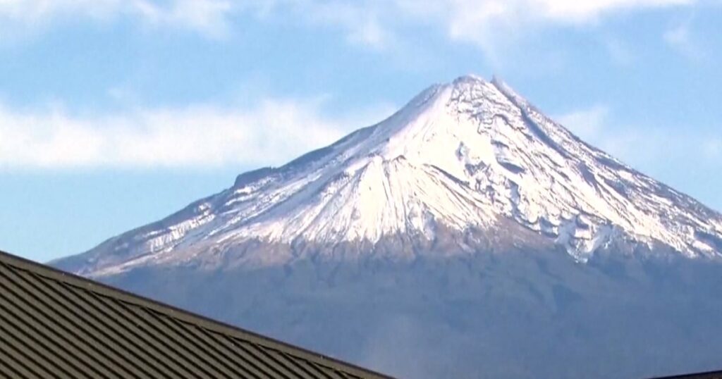 New Zealand mountain recognized as a legal person