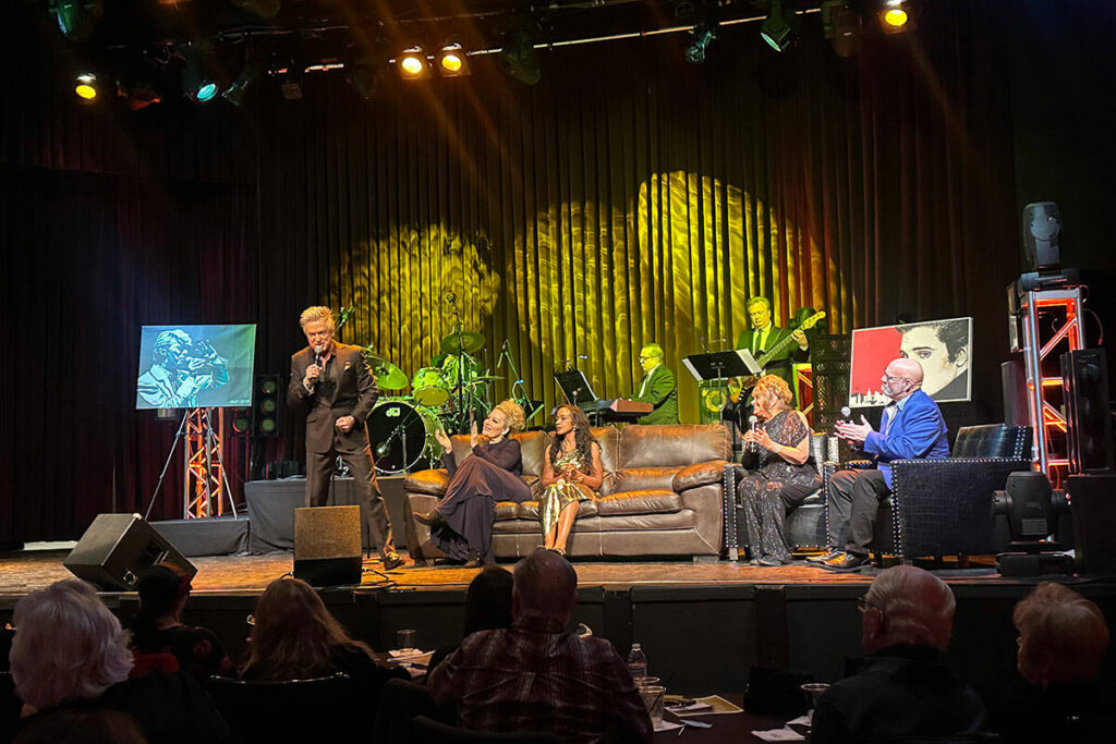 Las Vegas entertainer Renee hale hits a milestone | Kats | Entertainment Chris Phillips of Zowie Bowie performs at Renee Hale's "Renee's Ls Vegas Legends" variety show ...