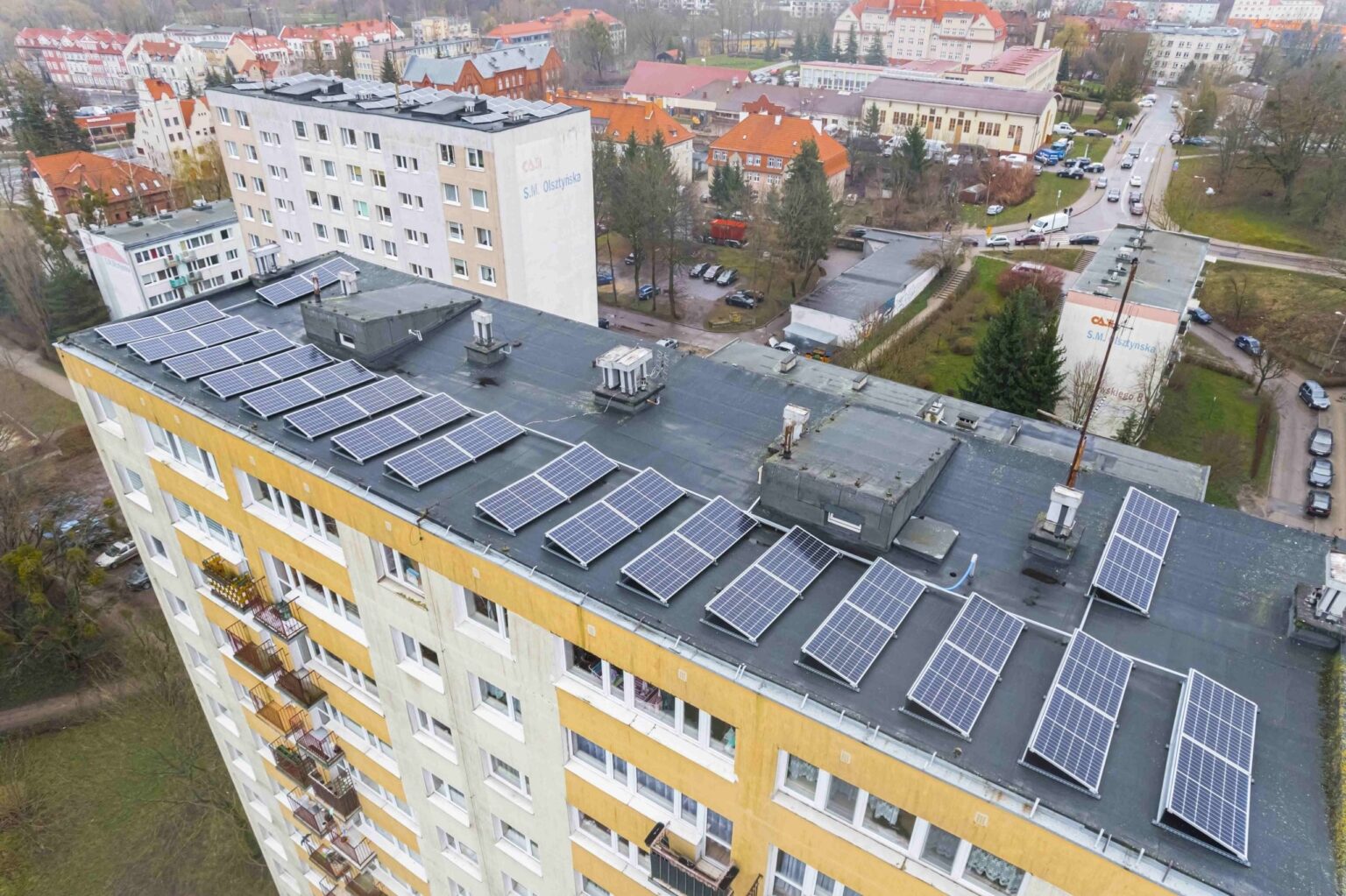 European decarbonization is accelerating. In 2024 renewables generated 47% of EU electricity, while fossil fuels have shrunk to 29%.