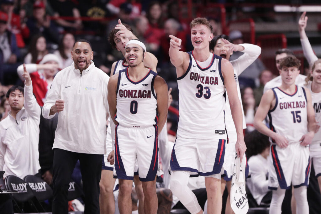 No. 19 Gonzaga rolls to 81-50 victory over Portland No. 19 Gonzaga rolls to 81-50 victory over Portland