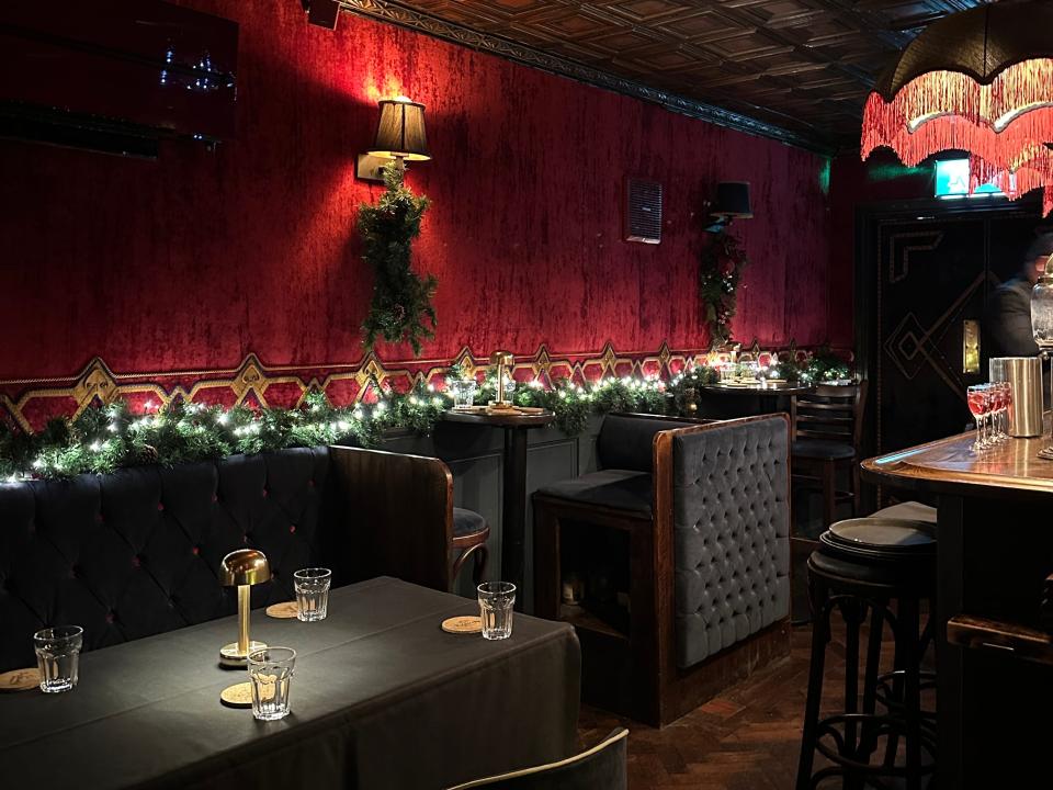 inside the little pig speakeasy in dublin