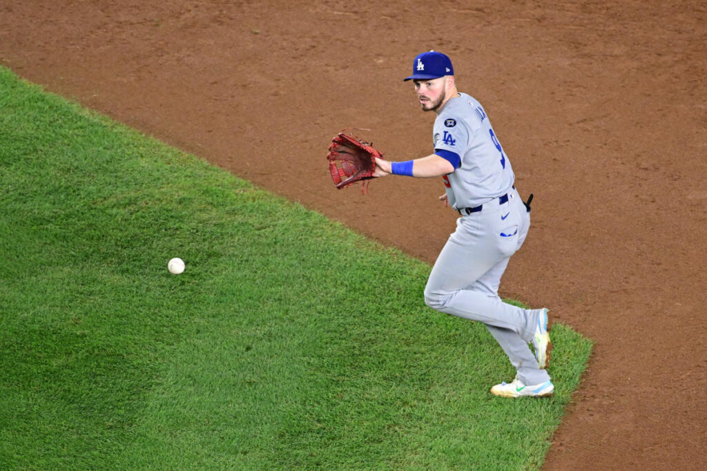 Reds land infielder Gavin Lux in deal with Dodgers Reds land infielder Gavin Lux in deal with Dodgers