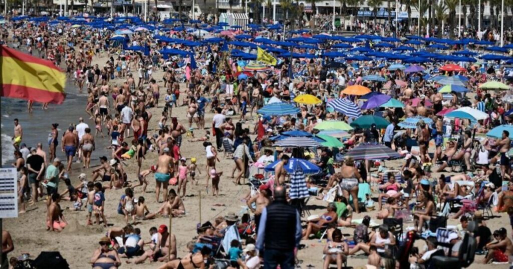 Spain’s new rules and what they mean for Brits – from visas to ‘tourist ban’ | World | News Spain's new rules and what they mean for Brits - from visas to 'tourist ban' | World | News