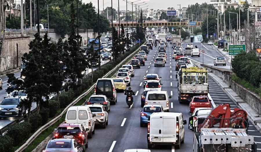 Moving on the streets 'eats' 1/3 of the Greek day - the NTUA solution