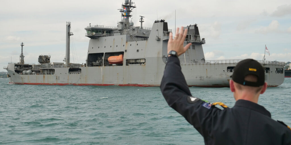 HMNZS Aotearoa departs on resupply mission to Antarctica HMNZS Aotearoa departs on resupply mission to Antarctica