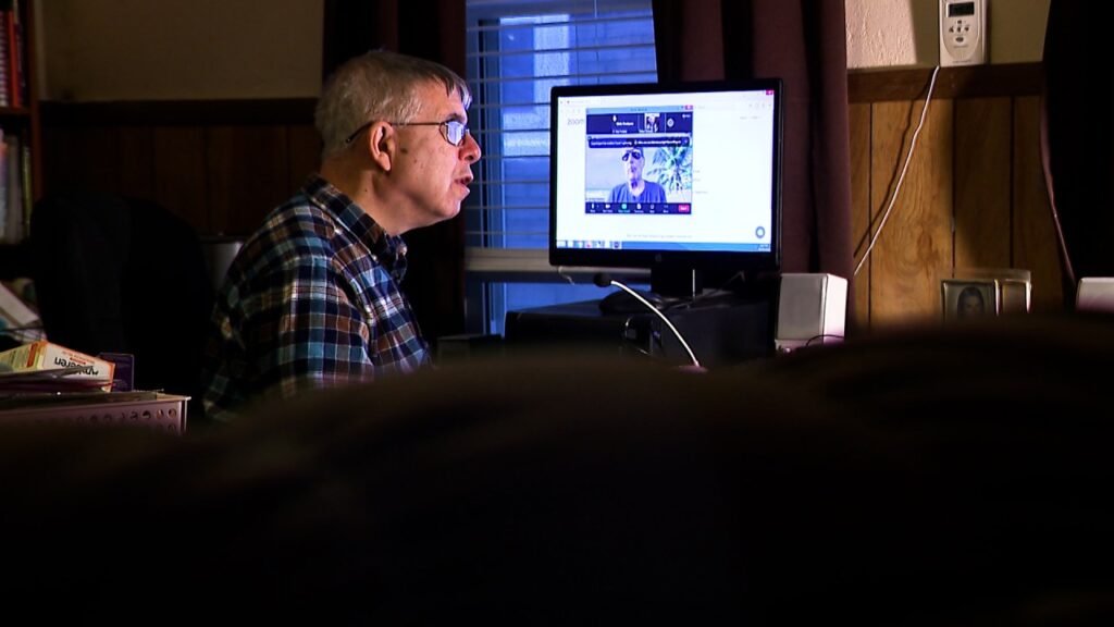 Visual impairment doesn’t stop man from running sports podcast, bowling league Visual impairment doesn’t stop man from running sports podcast, bowling league