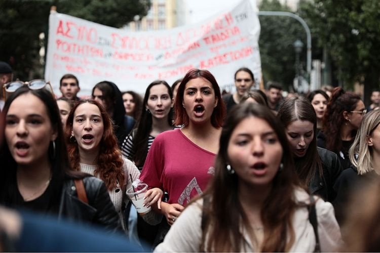 120 student associations organize against the deletions / They call for a nationwide day of action