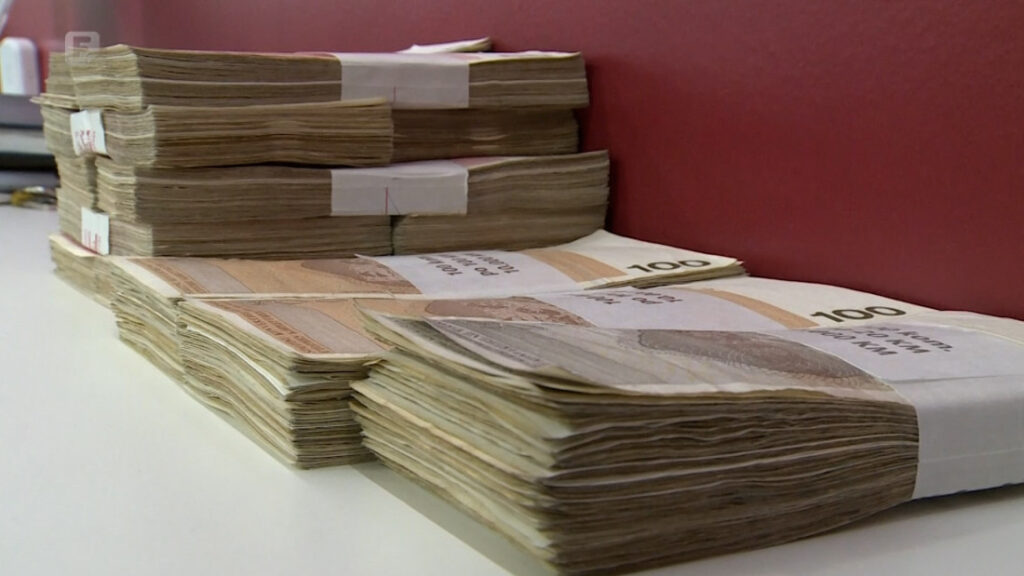 “If you do not withdraw the Decision on the minimum Wage, you will face a Bosnian Spring and 30.000 People on the Streets“