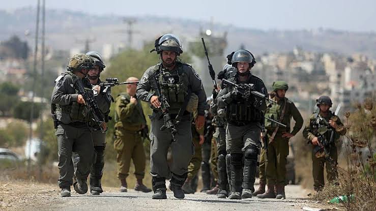 New Zealand requires Israelis to disclose military service for visas, denies entry to soldier involved in war crimes