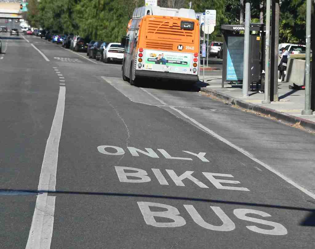 Legislation would speed up light-rail, bus lane conversions, exempting them from environment review – Daily News Legislation would speed up light-rail, bus lane conversions, exempting them from environment review – Daily News