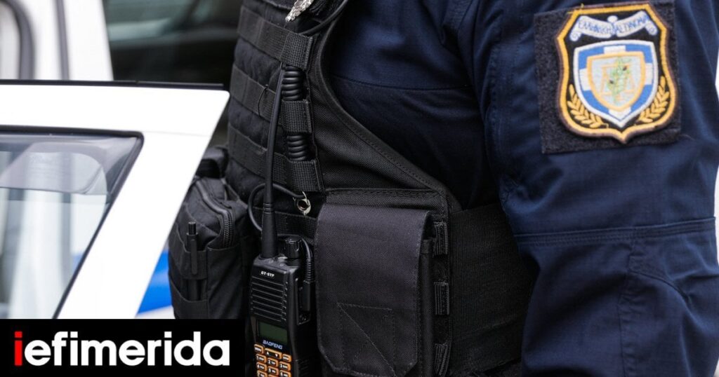 EDE for the policeman who played "fruits" in the patrol car while on duty and was recorded on video by a passerby