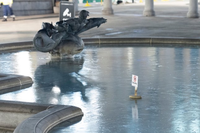 ?George Cracknell Wright 10/01/2025 London, United Kingdom London Freezing Weather Fountains in Trafalgar Square in Central London have frozen over after temperatures in the capital dropped to three degrees below freezing last night. Temperatures in parts of the capital dropped below freezing last night with yellow weather warnings for snow and ice place in parts of the United Kingdom. Photo Credit: George Cracknell Wright