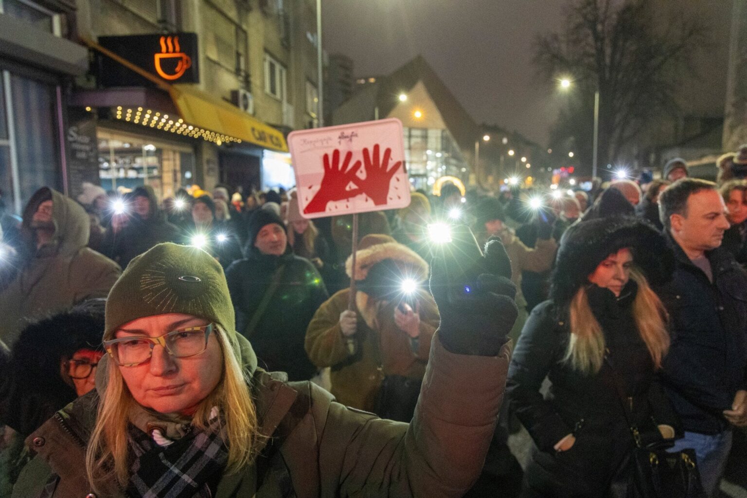"Corruption kills": Three months in the streets of Serbia - "Those who go to the gym and have time are protesting", says Vucsis