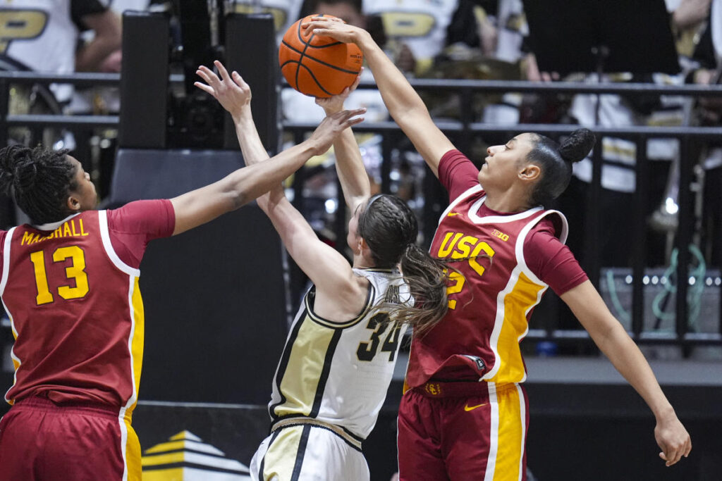 No. 4 USC routs Purdue for 14th consecutive win
