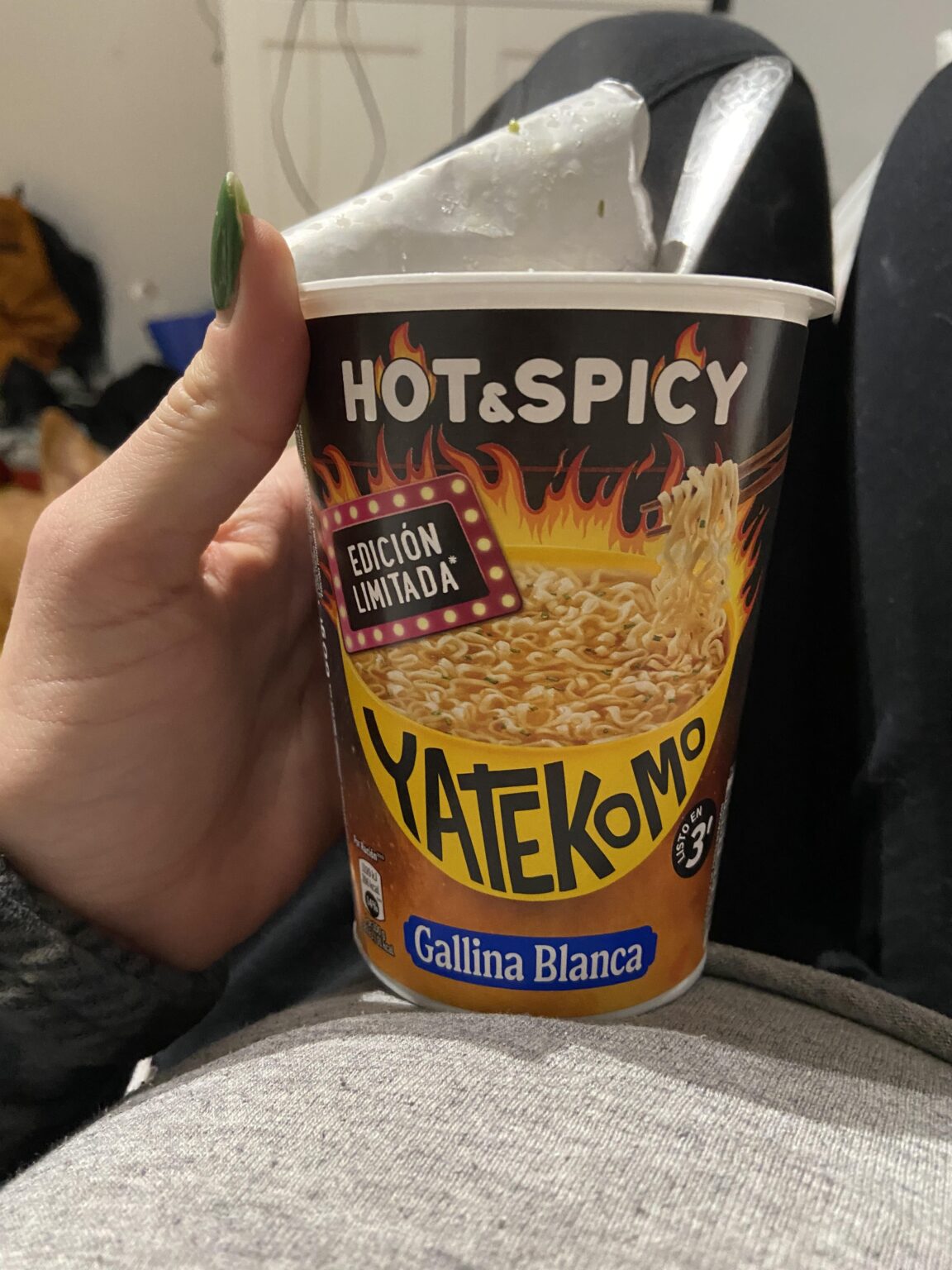 My biggest complaint about Spain is that “spicy” means nothing here. I bought this soup and it doesn't sting at all.