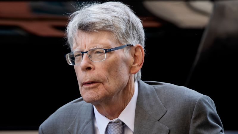 Stephen King wants the Oscars canceled in light of the Los Angeles wildfires