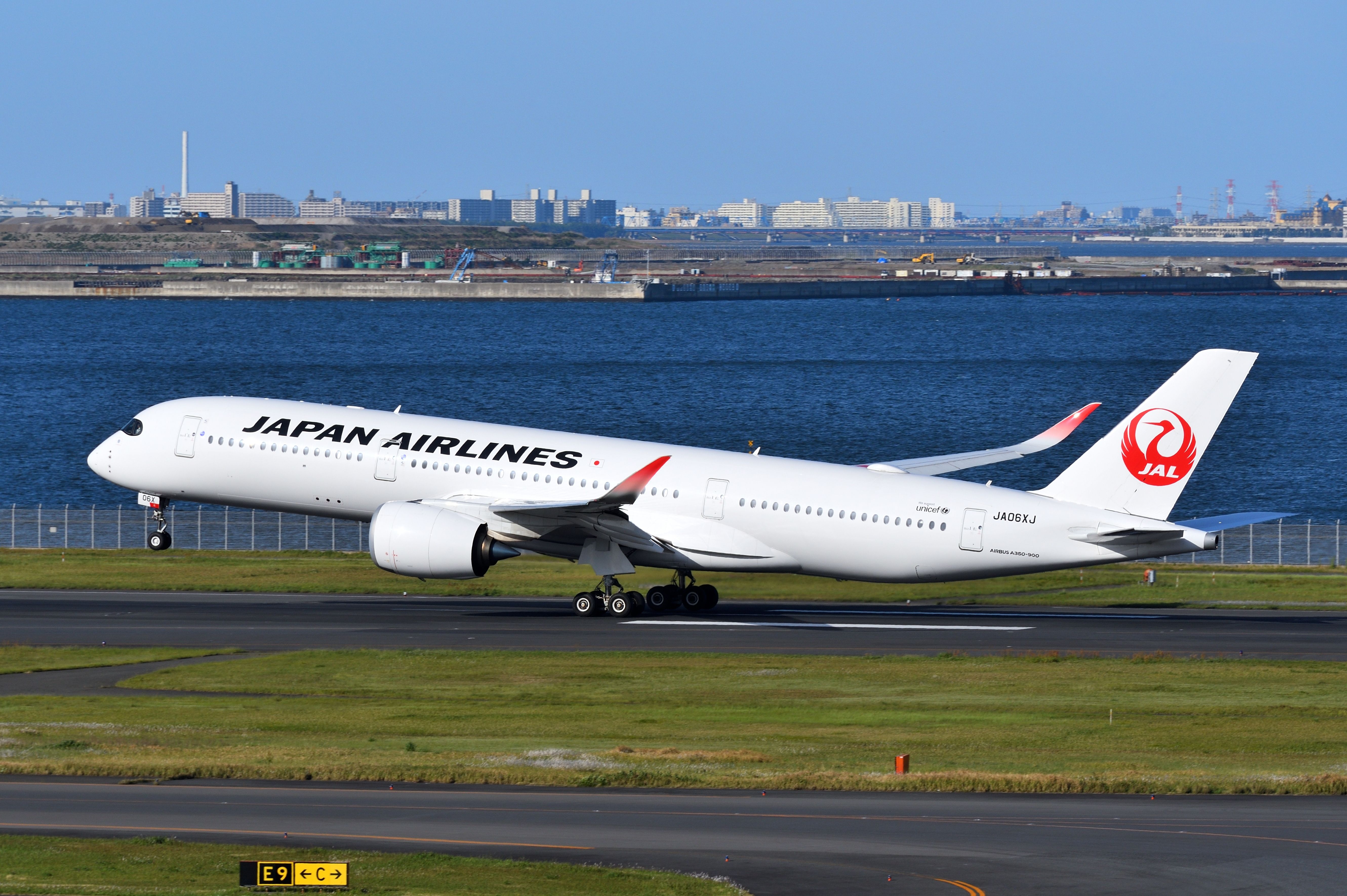 Japan Airlines Airbus A350