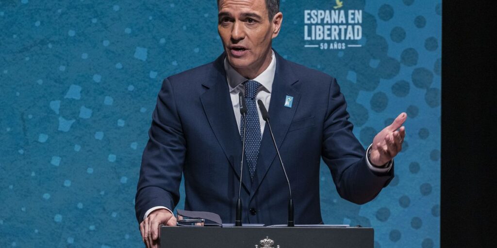 Commemorating Fall of Fascism in Spain, PM Sánchez Warns Against Musk Political Interference