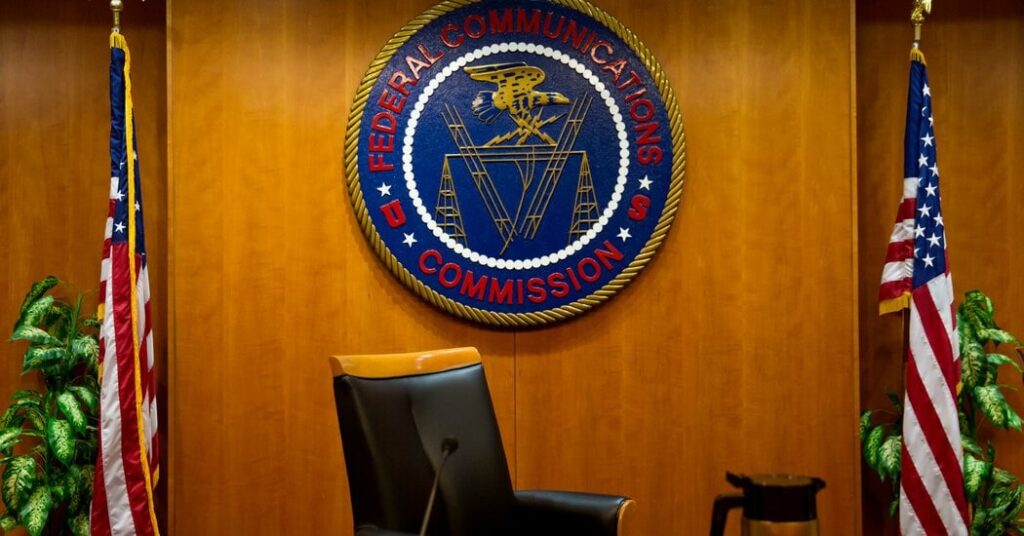 Net Neutrality Rules Struck Down by US Appeals Court, rules that Internet cannot be treated as a utility