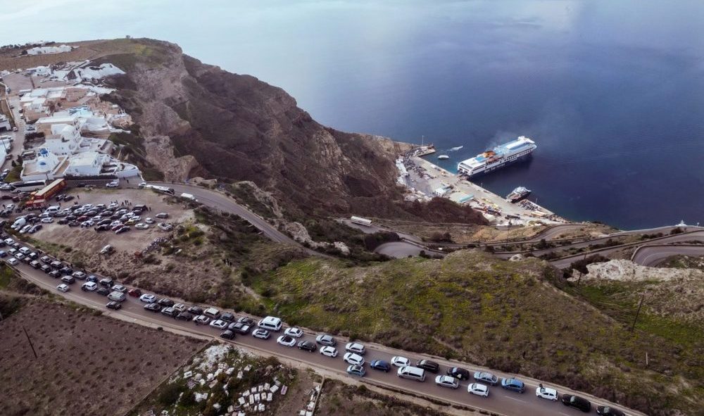 Greece on alert after more than 500 earthquakes shake islands Greece on alert after more than 500 earthquakes shake islands