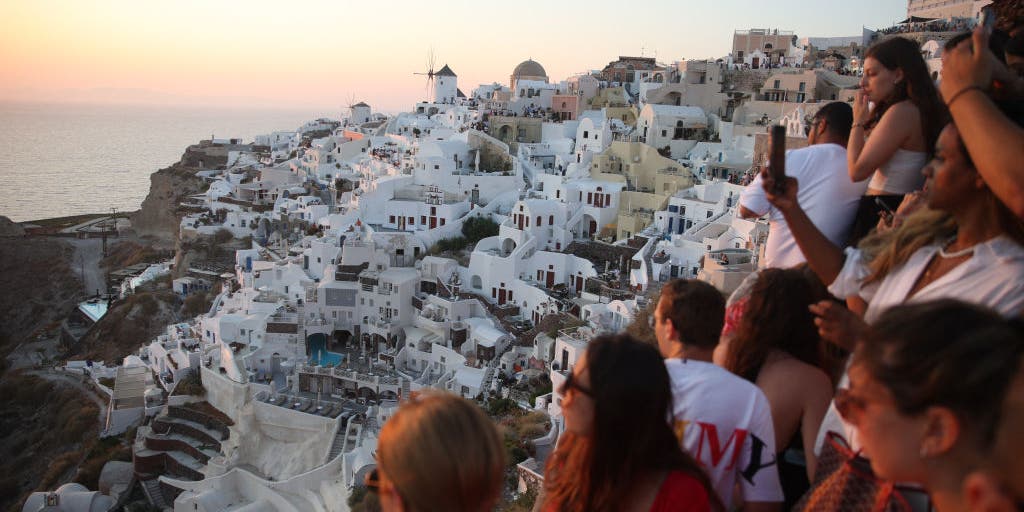 Greece’s tourism hotspot Santorini rattled by increasing seismic activity Greece's tourism hotspot Santorini rattled by increasing seismic activity