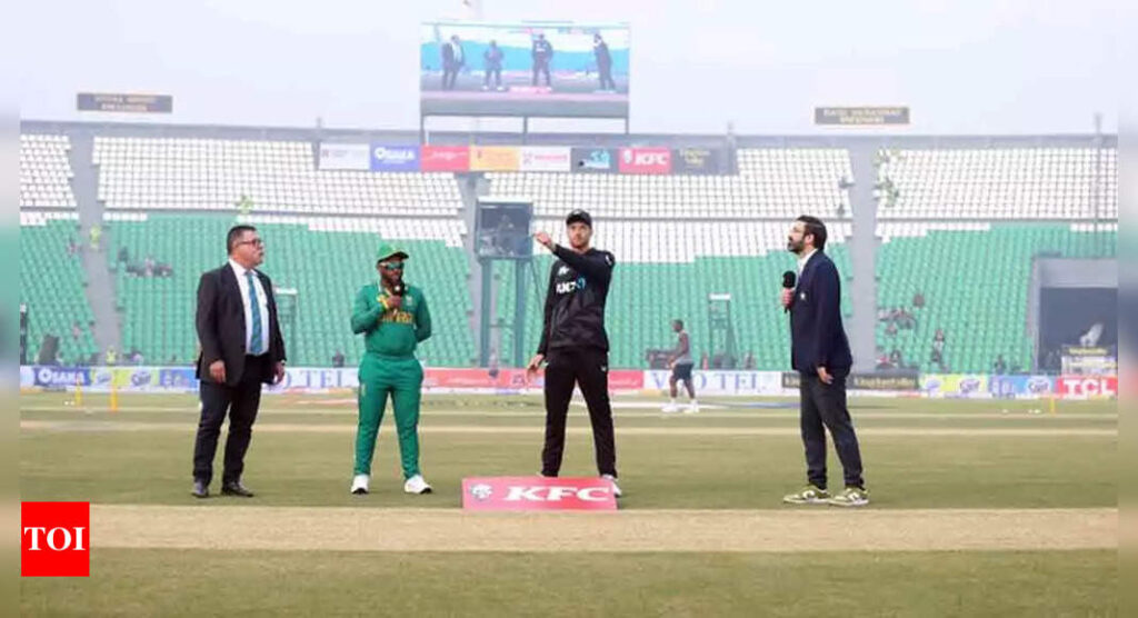 New Zealand 4/0 in 0.5 Overs | New Zealand vs South Africa Live Score, Tri-Series 2nd ODI