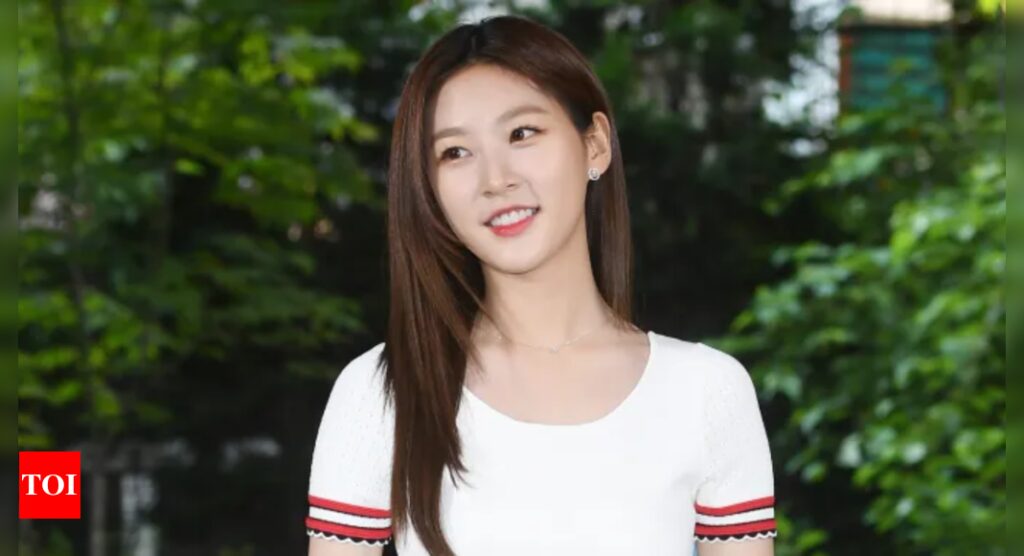 Kim Sae-Ron passes away; Korean entertainment industry pour in tributes ahead of the funeral
