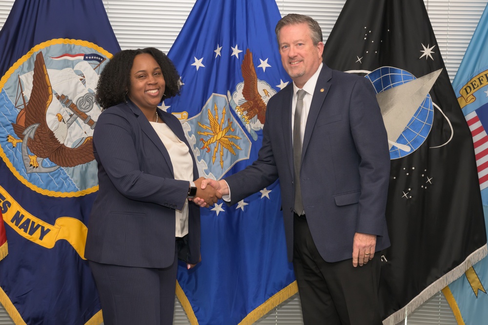 DLA Vice Director Recognized DLA Energy Employees