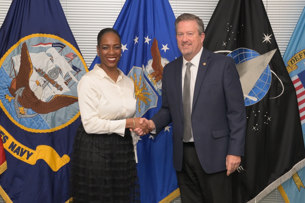 DLA Vice Director Recognized DLA Energy Employees
