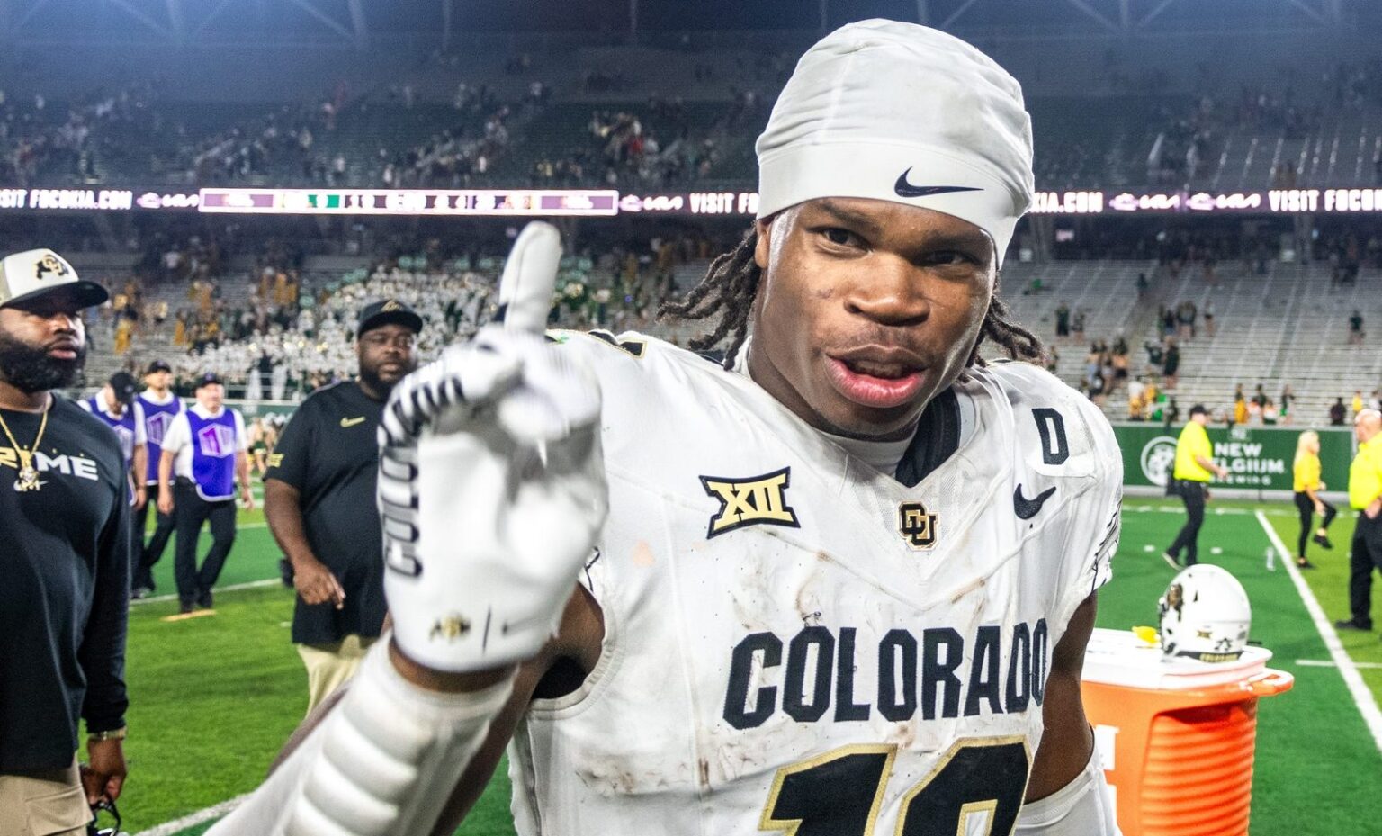 Travis Hunter’s 2-Way Potential - Front Office Sports