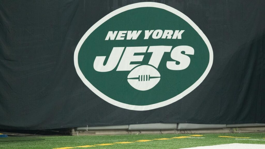 Jets make Tanner Engstrand’s hiring as offensive coordinator official Jets make Tanner Engstrand's hiring as offensive coordinator official