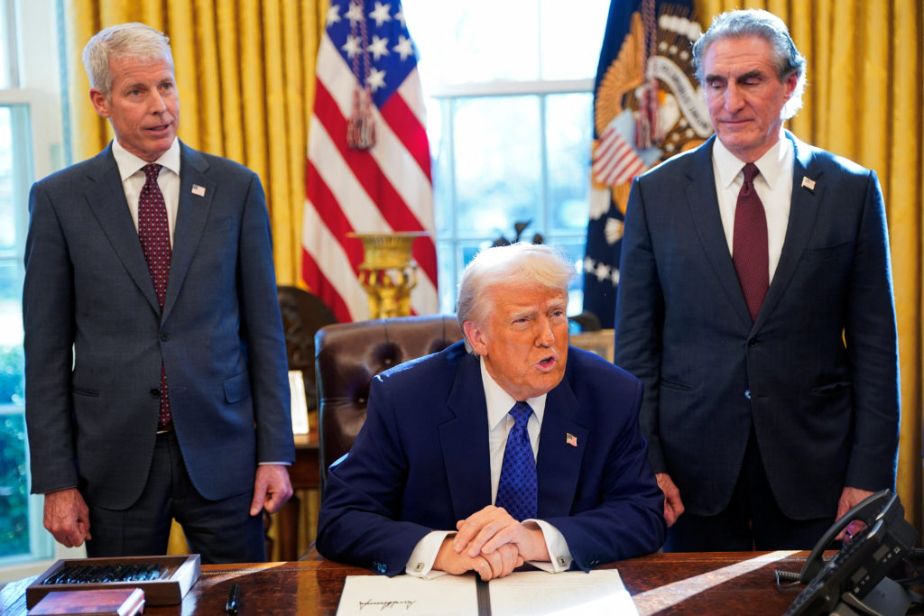 WATCH: Trump signs orders targeting COVID vaccine mandates and creating ‘energy dominance’ council WATCH: Trump signs orders targeting COVID vaccine mandates and creating ‘energy dominance’ council
