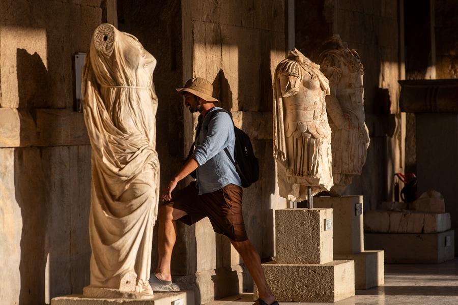 Greek tourism industry hits record highs in 2024-Xinhua
