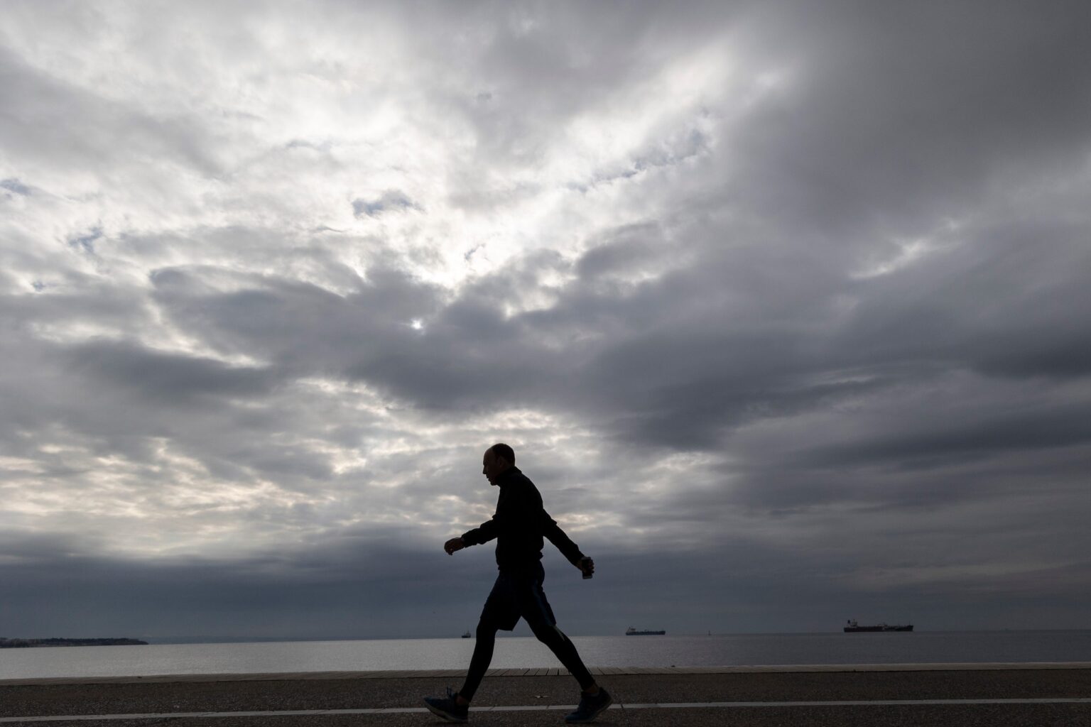 Cloudy Skies and Light Rain Expected Across Greece on Wednesday