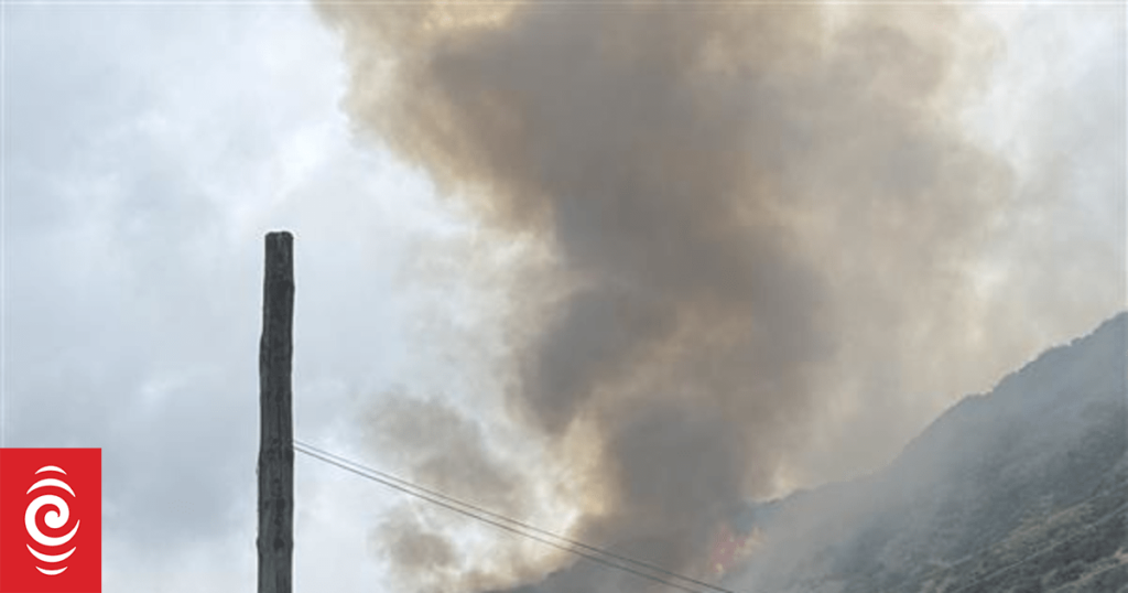 Residents returning home after large Port Waikato bush-fire