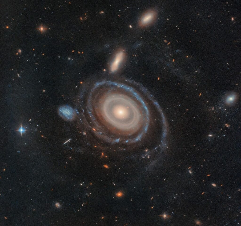 Hubble Looks at Galaxy with Nine Rings