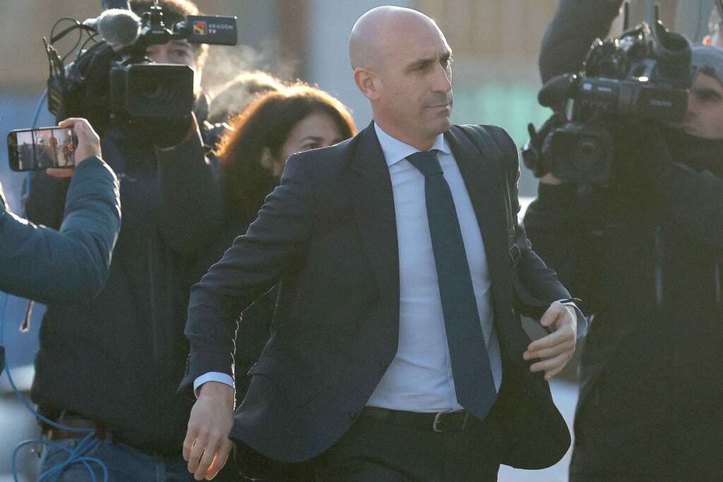 Luis Rubiales insists in court that kiss with Spain’s Jenni Hermoso was consensual Luis Rubiales insists in court that kiss with Spain's Jenni Hermoso was consensual