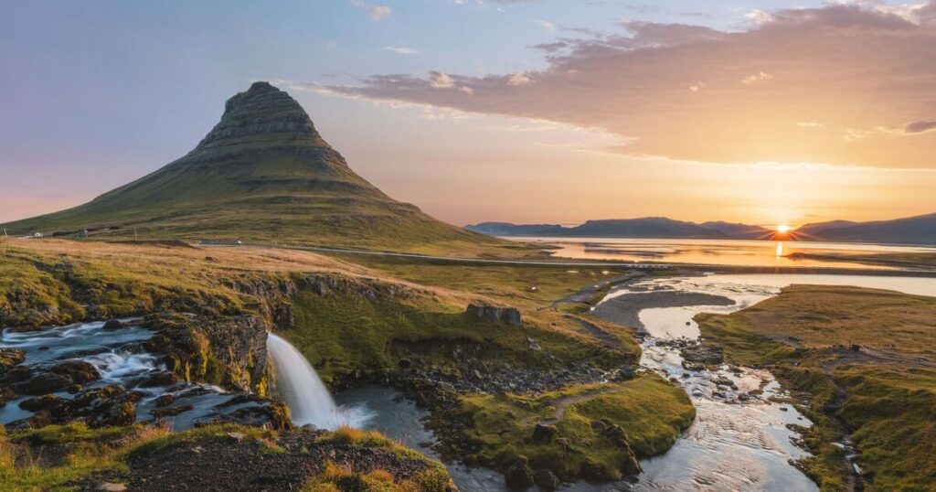 The world’s most peaceful country with no army and no mosquitos | World | News The world's most peaceful country with no army and no mosquitos | World | News