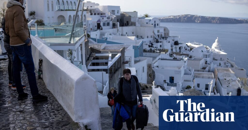 ‘Everyone is on tenterhooks’: Santorini streets empty after days of tremors | Greece ‘Everyone is on tenterhooks’: Santorini streets empty after days of tremors | Greece