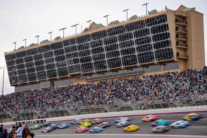 HAMPTON, GEORGIA - FEBRUARY 23: A general view of racing during the NASCAR Cup Series Ambetter Health 400 at Atlanta Motor Speedway on February 23, 2025 in Hampton, Georgia. (Photo by Jonathan Bachman/Getty Images)