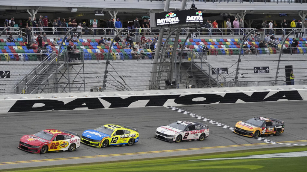 Daytona 500 live updates: 2025 NASCAR Cup Series opener red-flagged by rain after just 11 laps