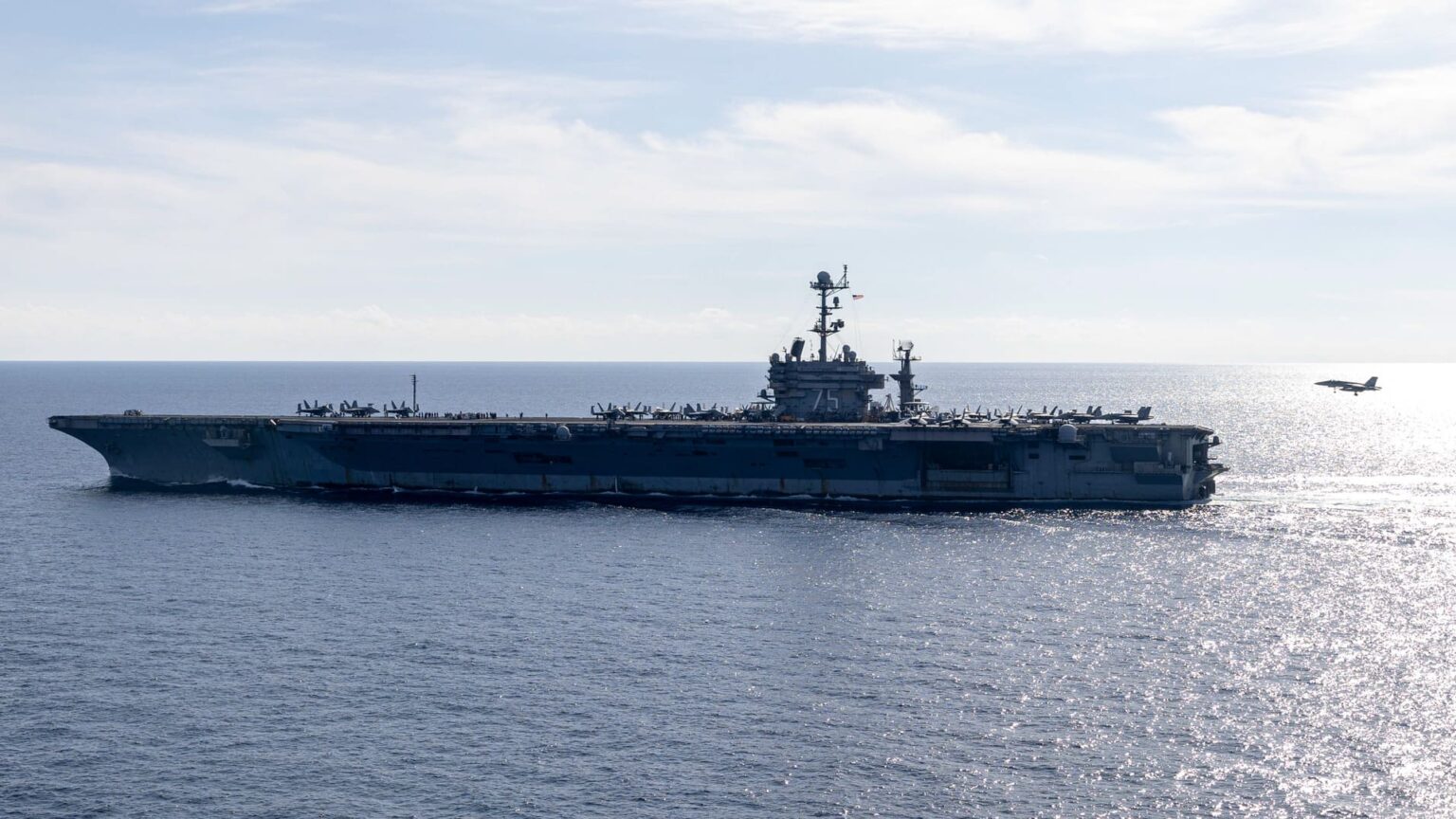 The nuclear-powered aircraft carrier USS Harry S. Truman arrives in Greece for repairs following its collision with a merchant vessel in the Mediterranean Redacción