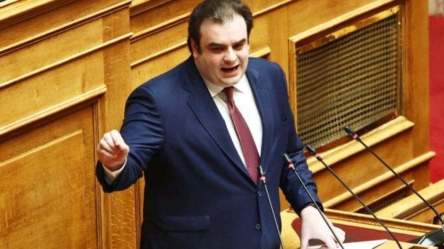 Definitely outside the Universities 333,795 Eternal Students: The Minister of Education insists on deletion