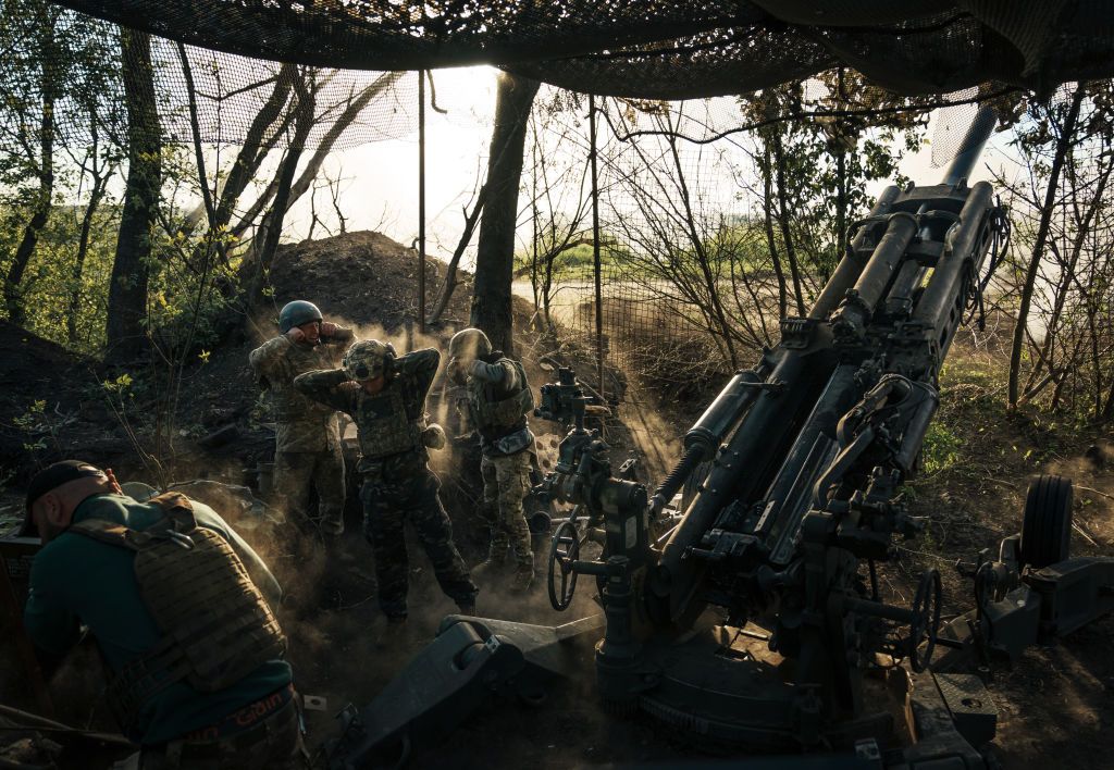 Russian forces sometimes outnumber Ukraine 10 to 1 in Lyman sector, military says EU plans $6.2 billion military aid package for Ukraine ahead of US-Russia talks, Politico reports