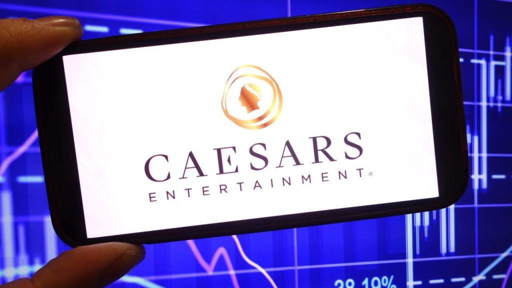 Caesars Entertainment Mulls Spinoff of Online Gambling Business