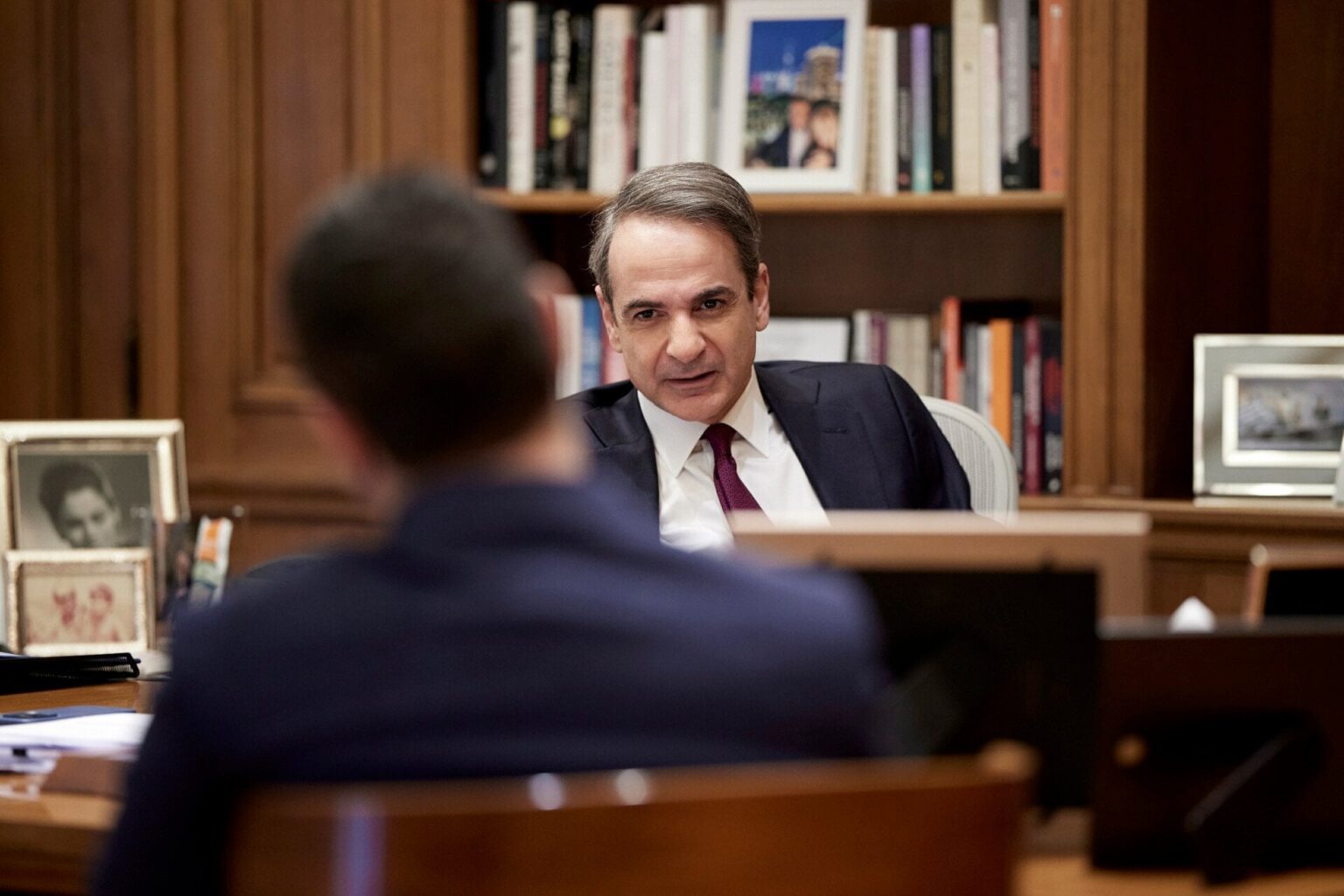Kyriakos Mitsotakis returns to the conspiracy line - attributes tooling and populism in the opposition